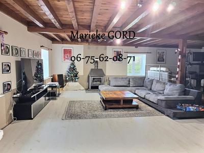 Maison - 248 m² - 9 pièces