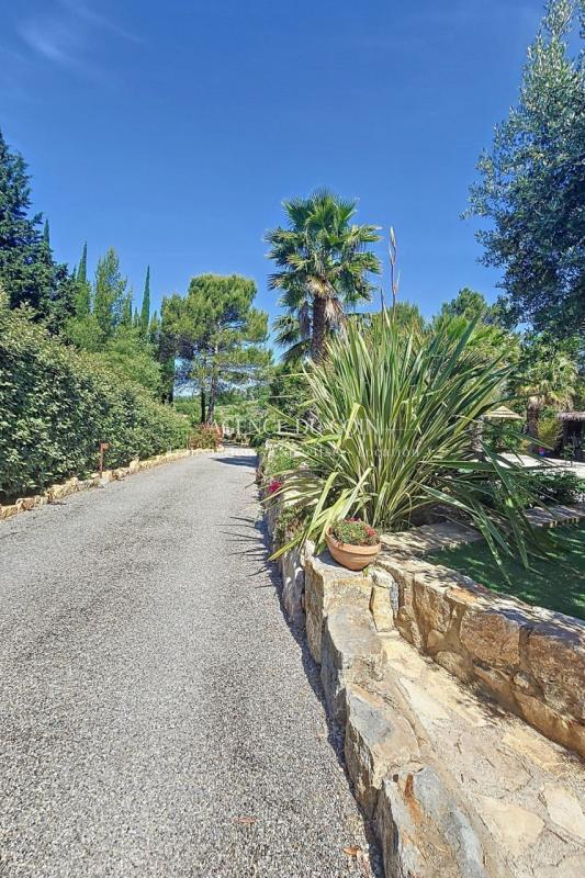 Villa - 300 m² - 7 pièces