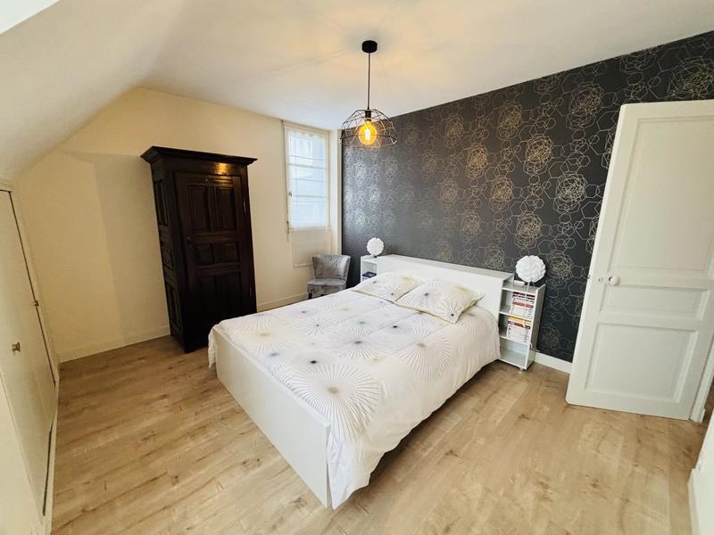 Maison - 151 m² - 7 pièces