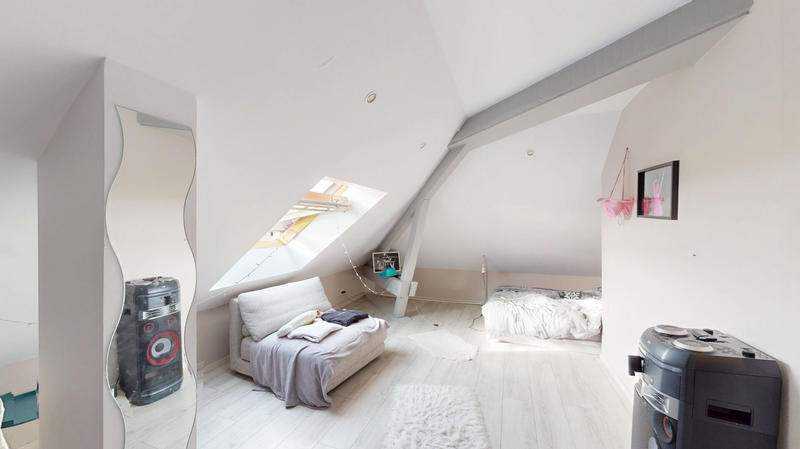 Maison - 300 m² - 11 pièces