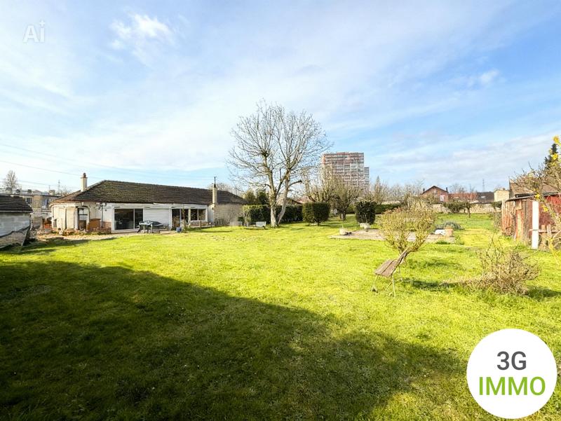 Villa - 100 m² - 5 pièces