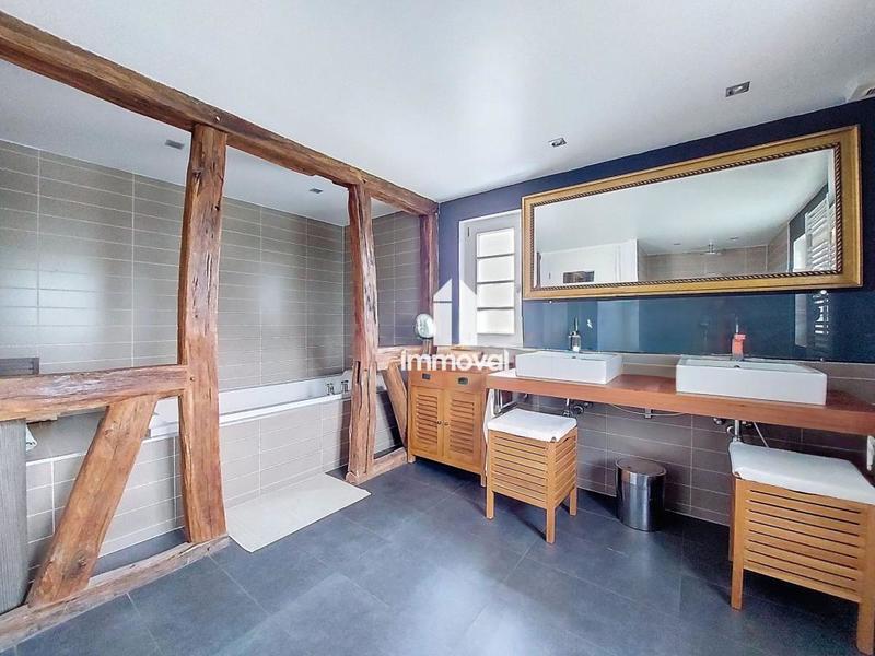 Maison - 167 m² - 6 pièces