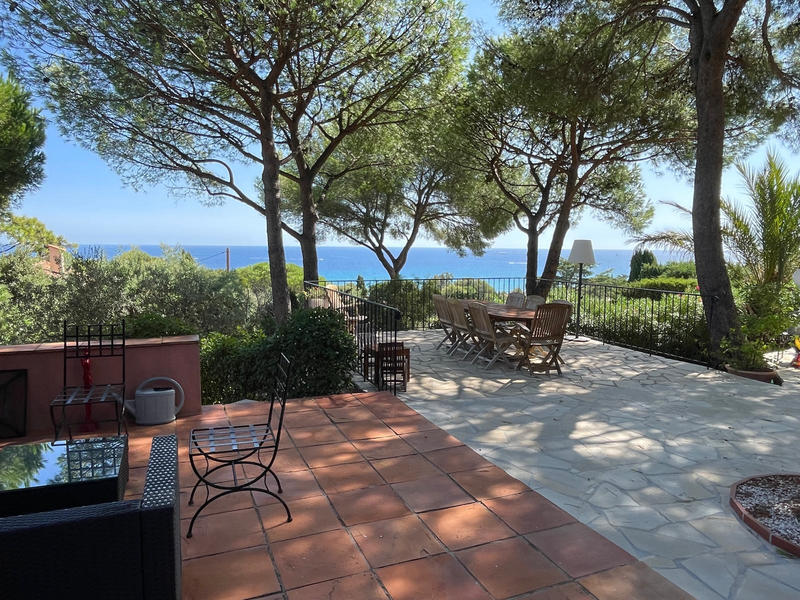 Propriété - 250 m² - 10 pièces