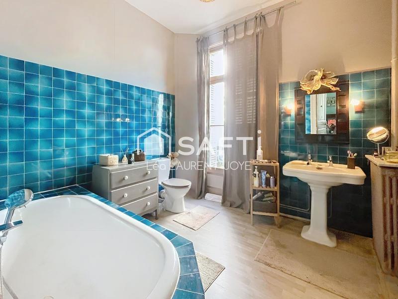 Hôtel particulier - 180 m² - 6 pièces