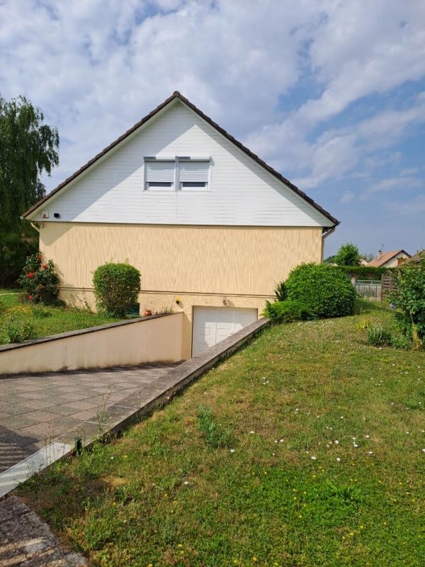 Maison - 180 m² - 8 pièces