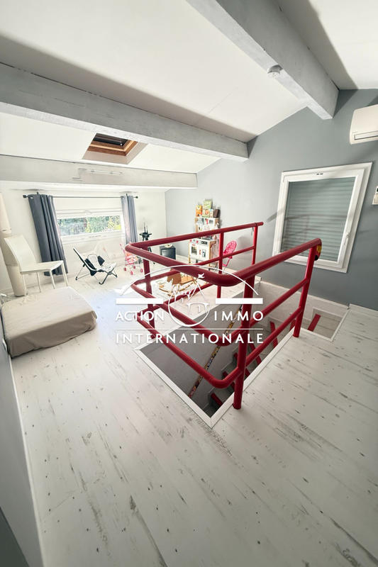 Propriété - 159 m² - 6 pièces