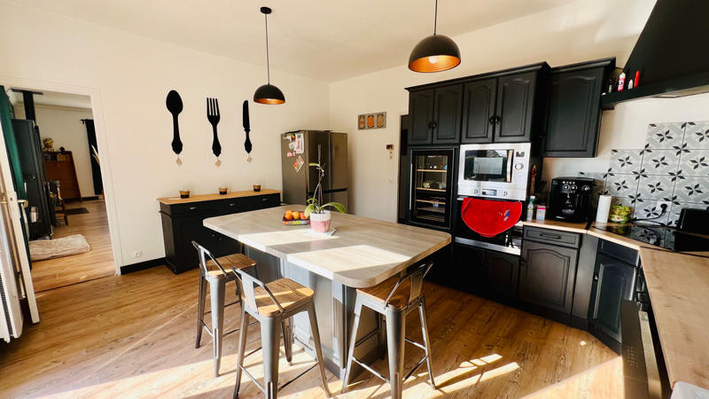 Maison - 186 m² - 7 pièces