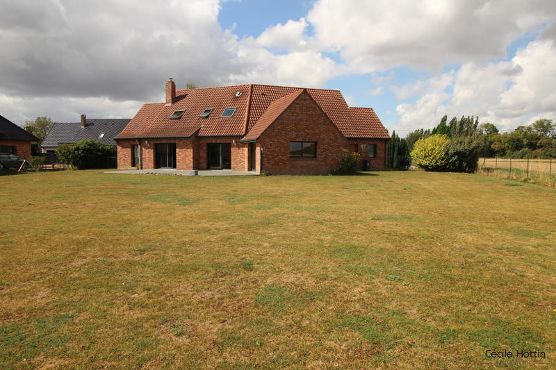 Maison - 213 m² - 6 pièces