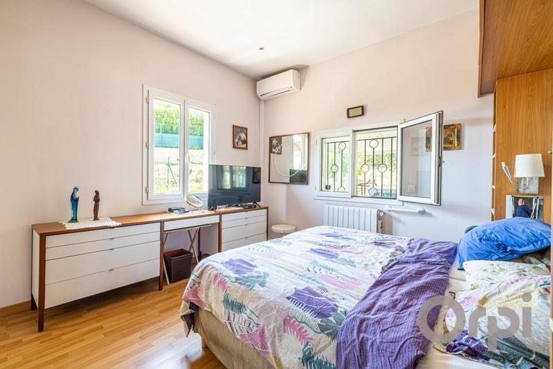 Villa - 205 m² - 6 pièces