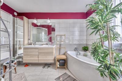 Appartement - 99 m² - 4 pièces