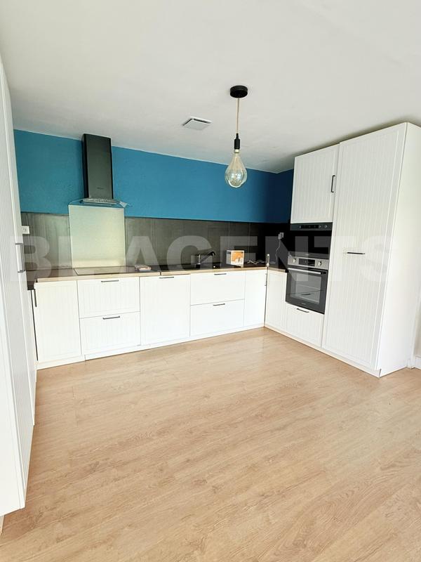 Maison traditionnelle - 121 m² - 6 pièces