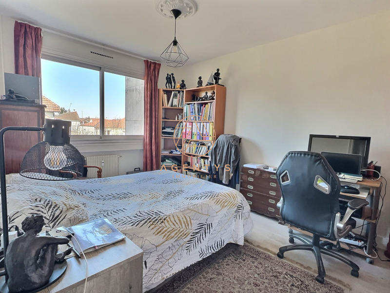 Appartement - 100 m² - 5 pièces