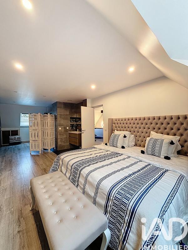 Maison de maîtres - 350 m² - 13 pièces