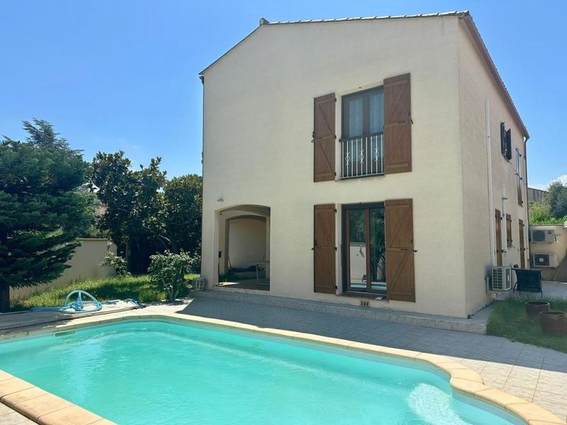 Villa - 131 m² - 6 pièces