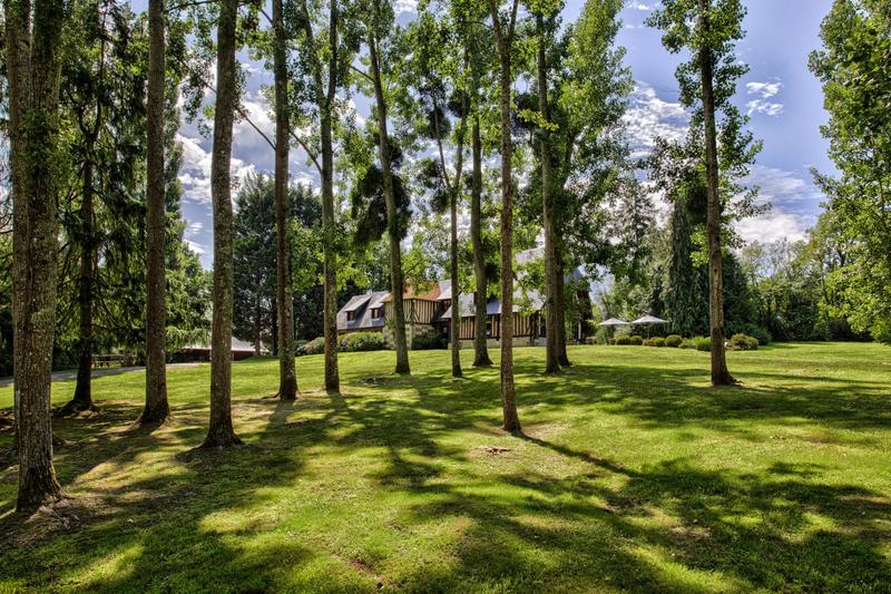 Maison - 222 m² - 9 pièces