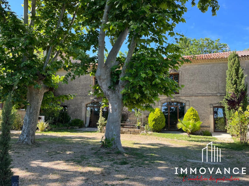 Maison - 335 m² - 8 pièces