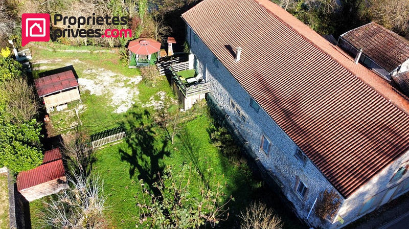 Maison - 455 m² - 10 pièces