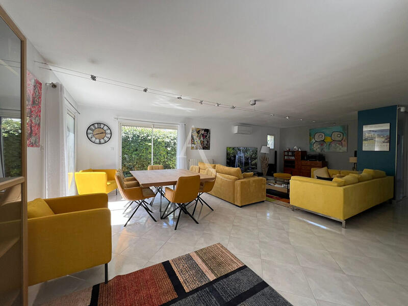 Maison - 195 m² - 6 pièces