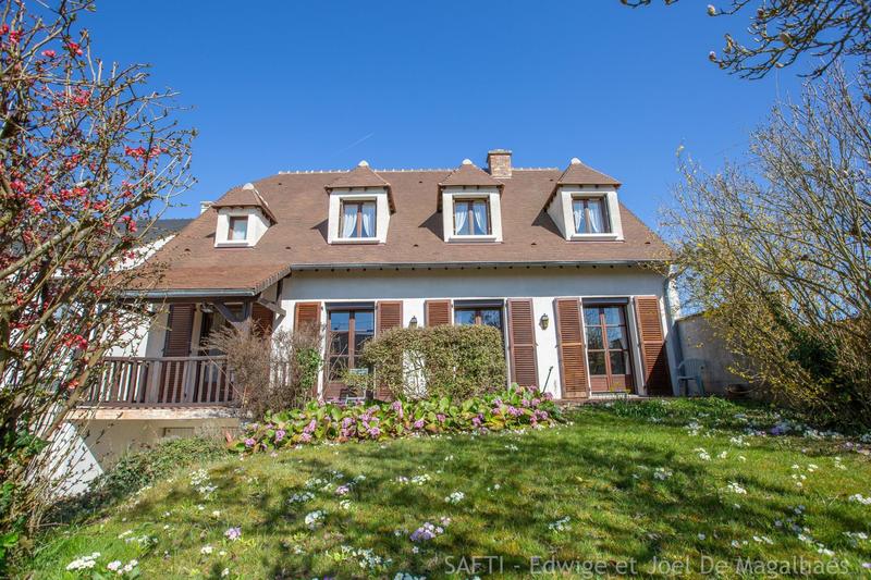 Maison - 163 m² - 6 pièces