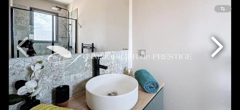 Villa - 181 m² - 6 pièces