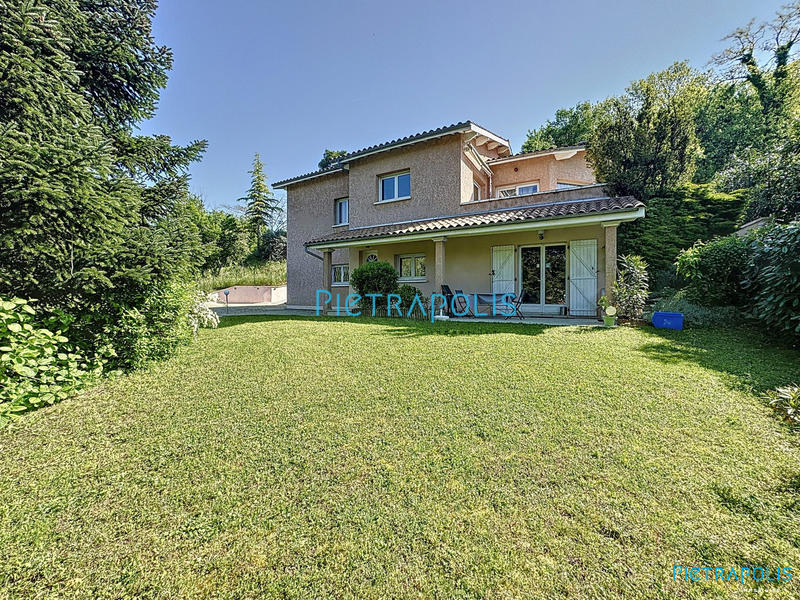 Maison - 161 m² - 7 pièces