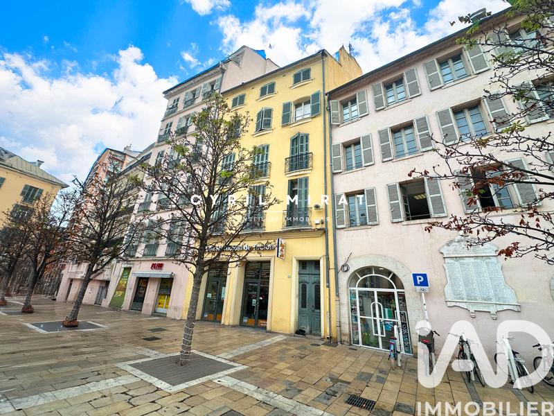 Appartement - 74 m² - 2 pièces