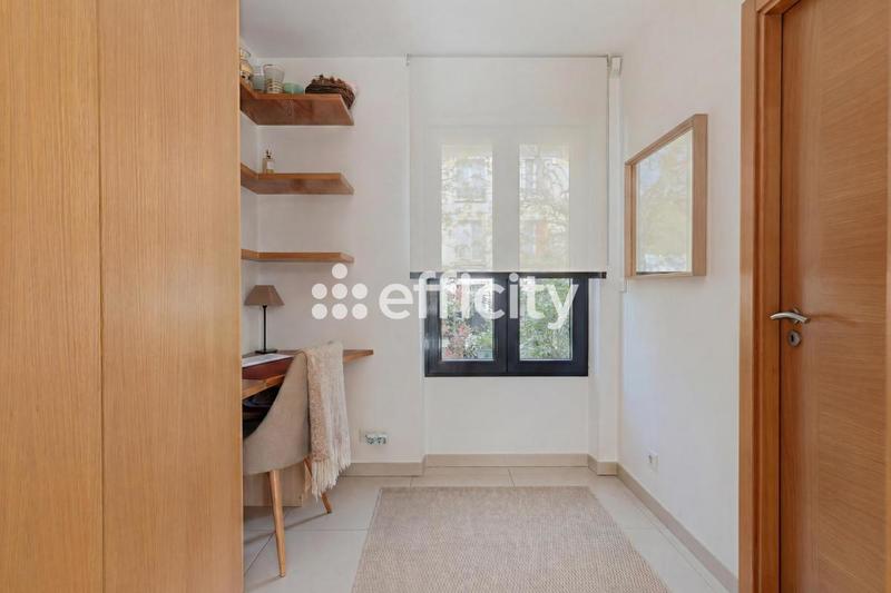 Maison - 230 m² - 7 pièces