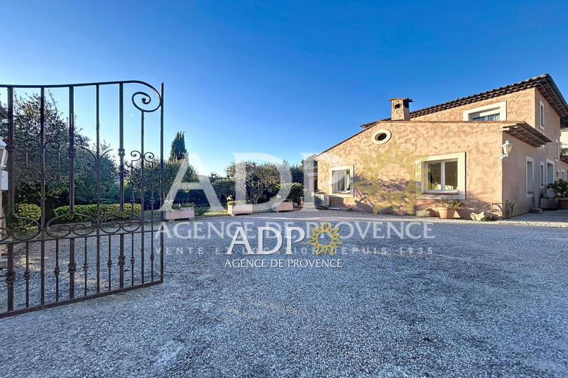 Maison - 174 m² - 4 pièces