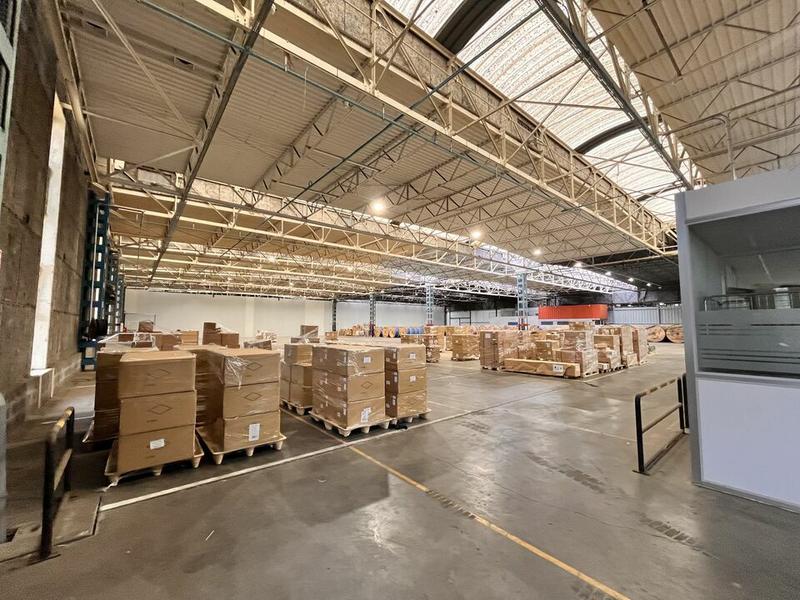 Entrepôt - 4 150 m²