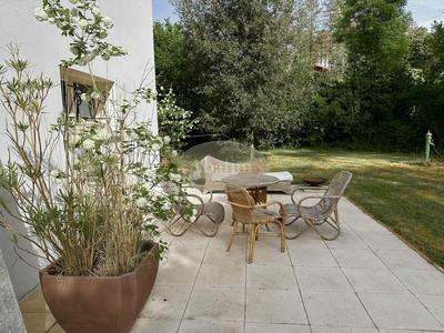 Maison - 180 m² - 7 pièces