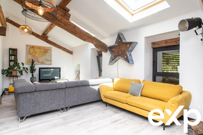 Loft - 143 m² - 5 pièces