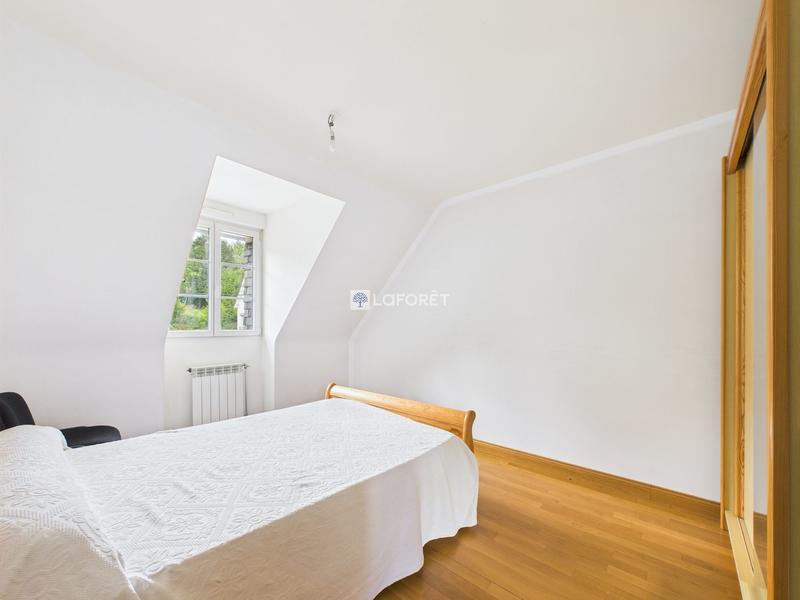 Maison traditionnelle - 165 m² - 8 pièces