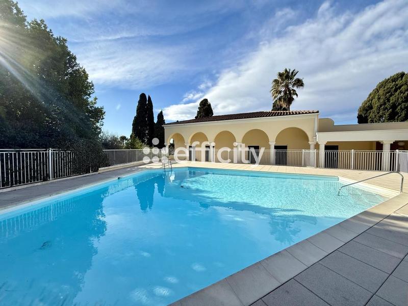 Appartement - 140 m² - 5 pièces