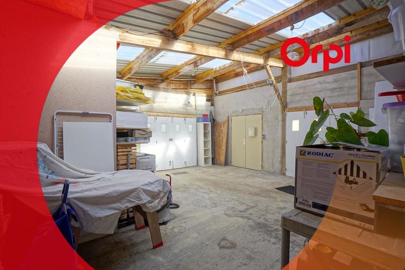 Maison - 220 m² - 6 pièces