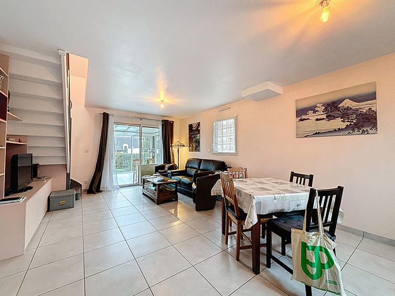 Maison - 93 m² - 4 pièces