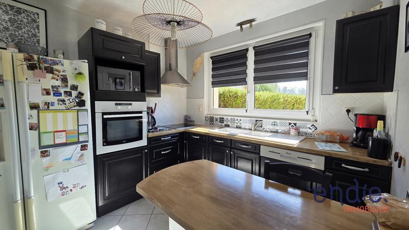 Maison - 295 m² - 16 pièces