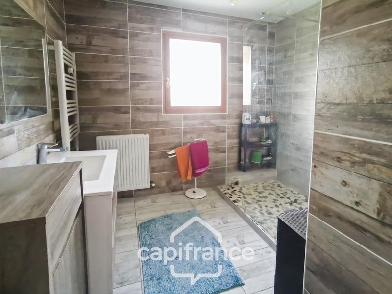 Maison - 188 m² - 9 pièces