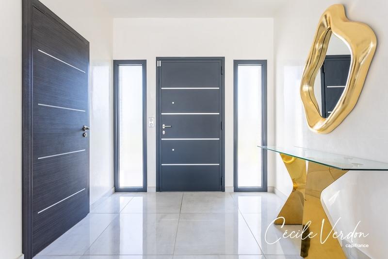 Maison - 226 m² - 9 pièces