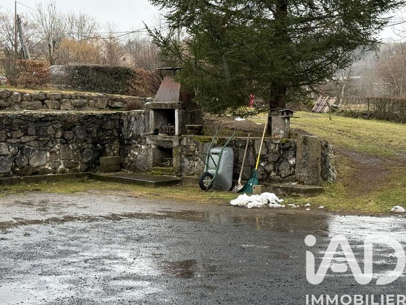 Maison - 250 m² - 11 pièces