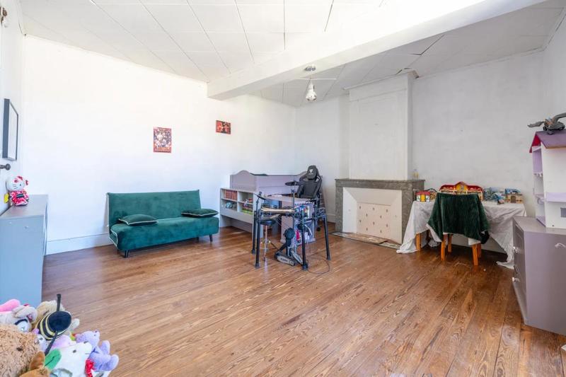 Maison - 290 m² - 8 pièces