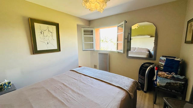 Propriété - 220 m² - 9 pièces