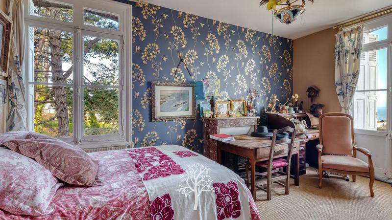 Villa - 303 m² - 12 pièces