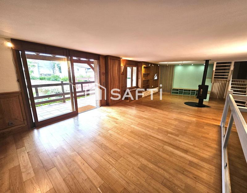 Maison - 286 m² - 9 pièces