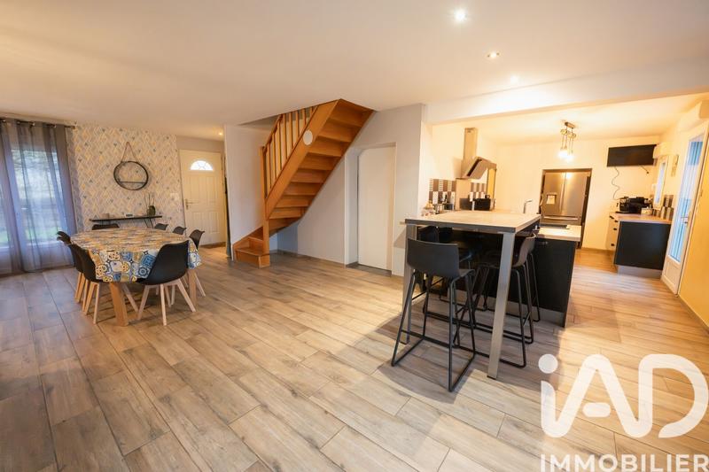 Maison - 179 m² - 9 pièces