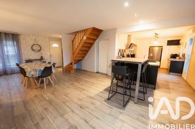 Maison - 179 m² - 9 pièces