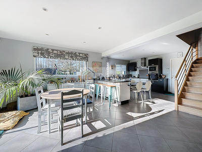 Maison - 115 m² - 6 pièces