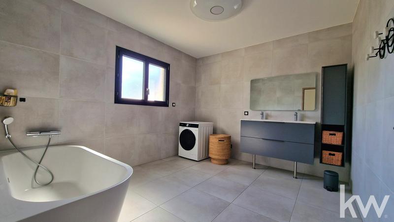 Maison - 176 m² - 6 pièces