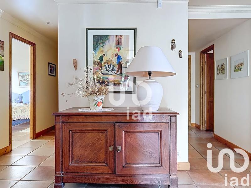 Maison - 241 m² - 10 pièces