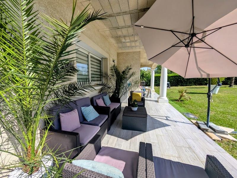 Maison - 355 m² - 8 pièces