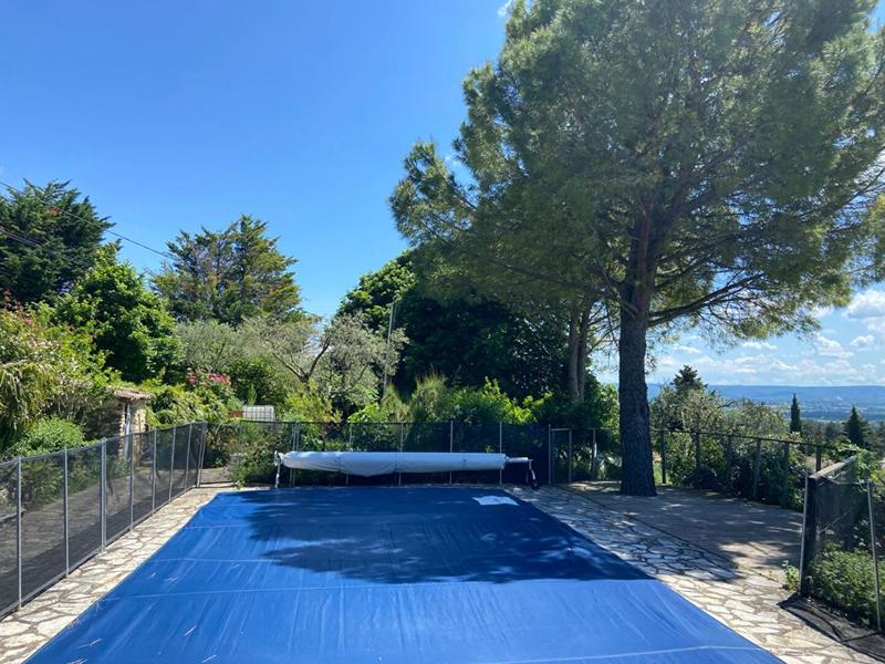 Maison - 330 m² - 11 pièces